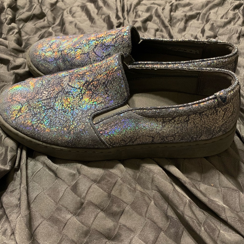 Vionic Avery Pro Slip-On Sneakers – Silver Metallic – Size 10-Iridescent